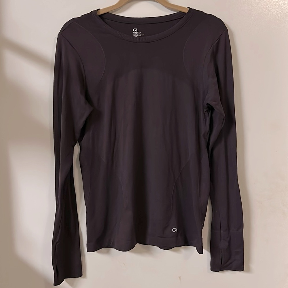 Gap fit top - Picture 1 of 3